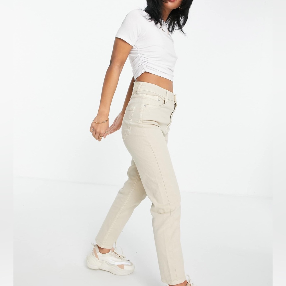 NEW Stradivarius slim mom jeans